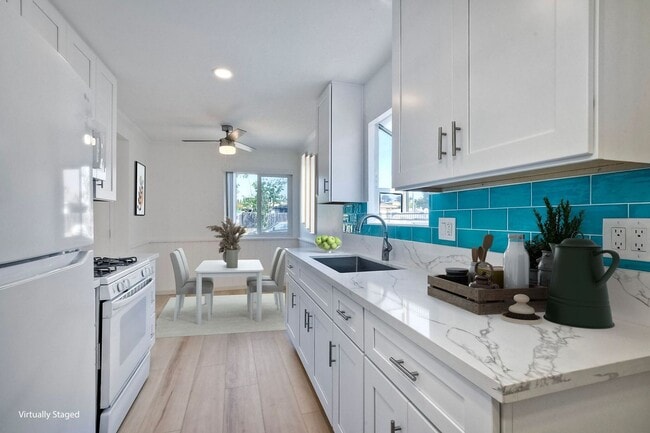 Building Photo - 55 yrs Plus ONLY Community! Lovely and Breathtaking 2 Bed 2 Bath unit in Oceanside