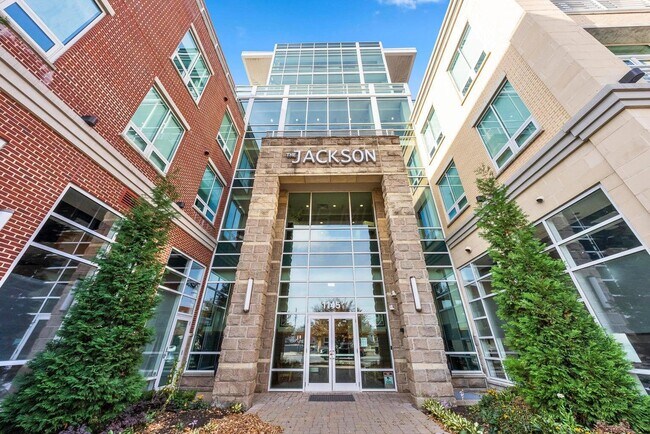 Building Photo - 1145 N High St