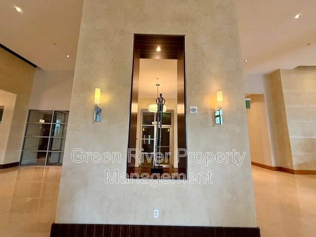 Building Photo - 1431 Riverplace Blvd