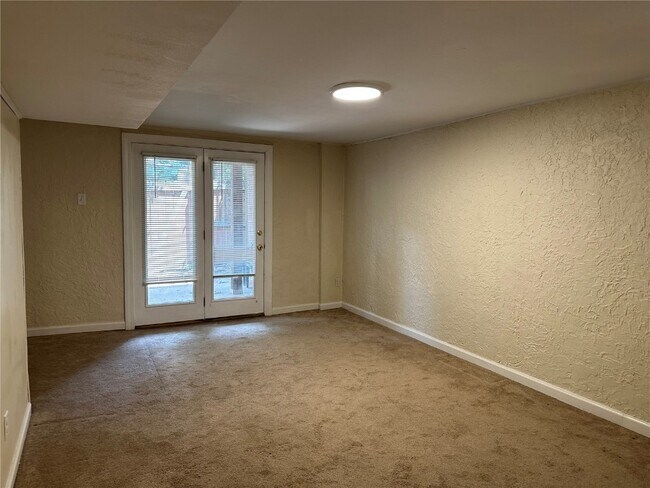 Building Photo - 1126 Rue La Chelle Walk