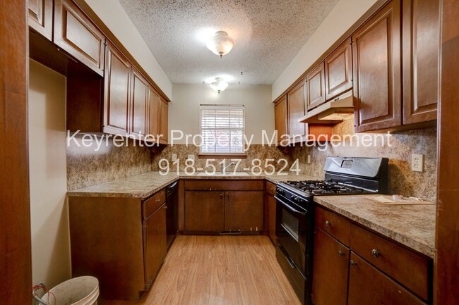 Building Photo - Beautiful 2bed/2bath Duplex!!