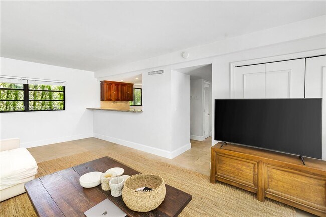 Building Photo - 920 Aguero Ave