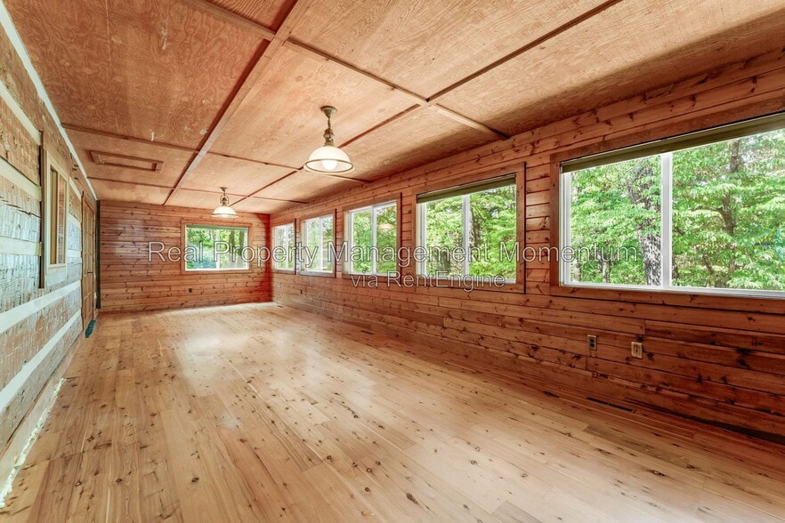 Building Photo - 225 Turkey Creek Rd