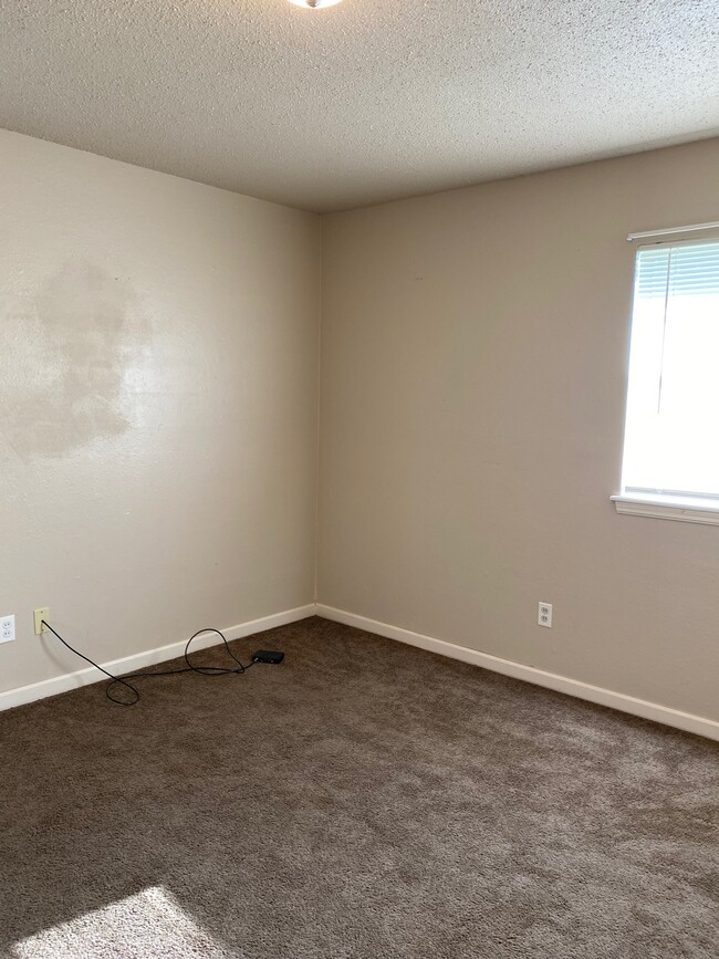 Building Photo - 4808 Sunset Terrace