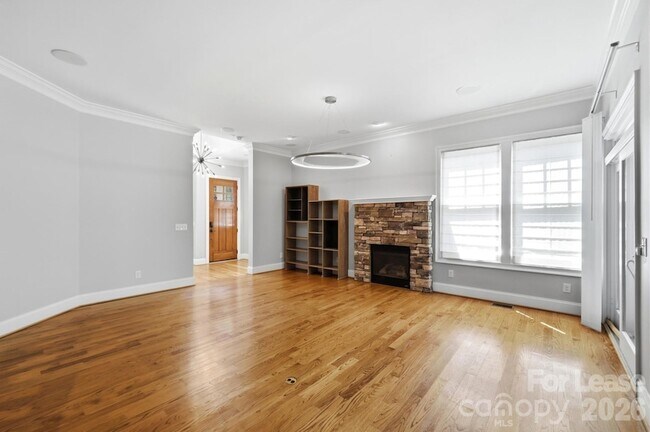 Building Photo - 520 Iverson Way