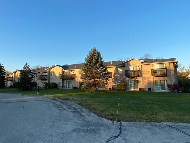 Building Photo - 12665 Beloit Rd