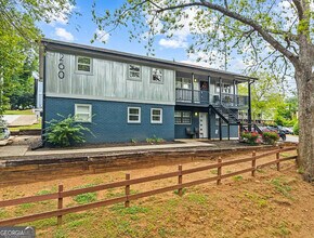 Building Photo - 260 Little St