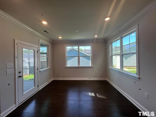 Building Photo - 365 Natsam Wds Wy