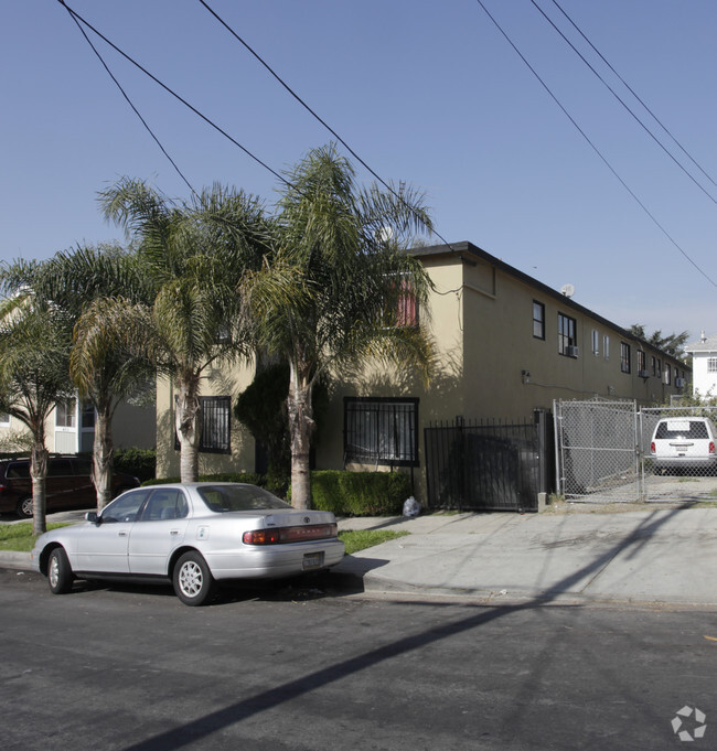 Building Photo - 4205-4211 Lockwood Ave