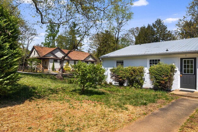 Building Photo - Chiles Avenue