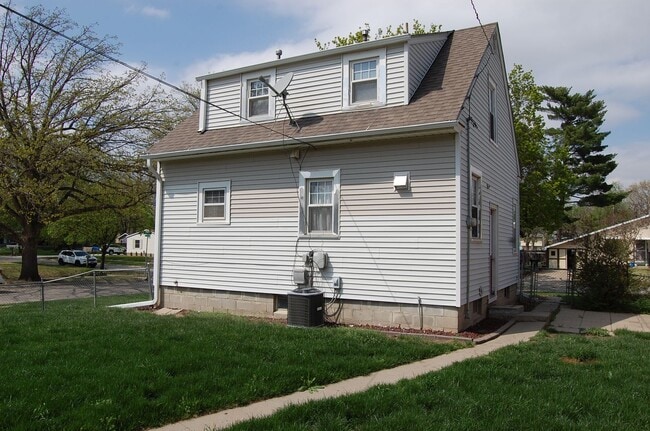 Building Photo - Great house in NE Lincoln!