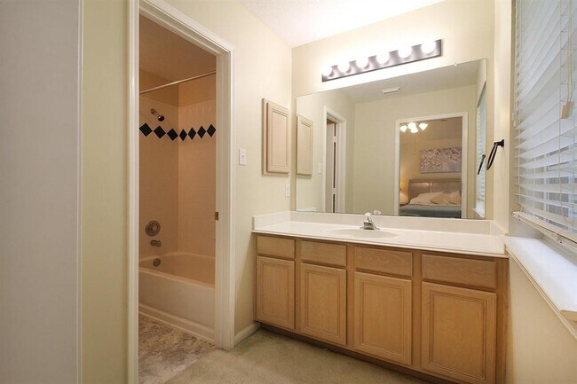 Building Photo - 18811 Cypress Chateau Dr