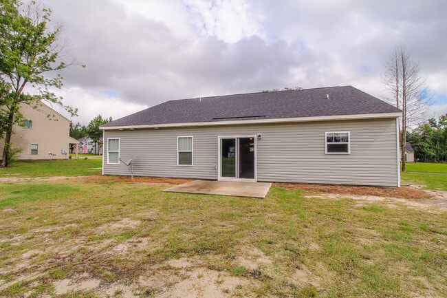 Building Photo - 412 Coles Way