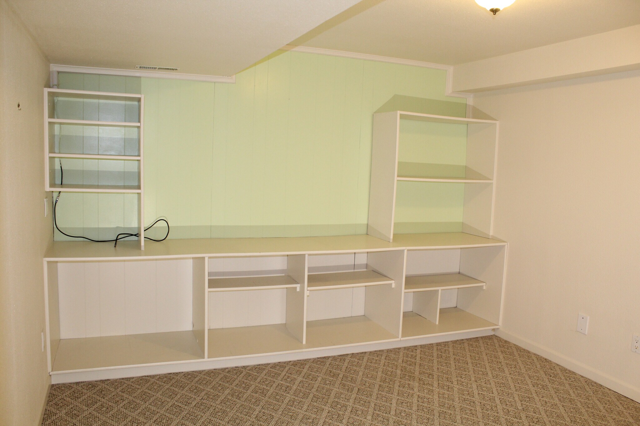 Building Photo - 135 Apple Way