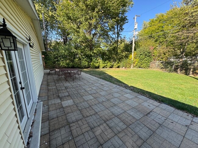 Building Photo - 7101 Longmeadow Ln