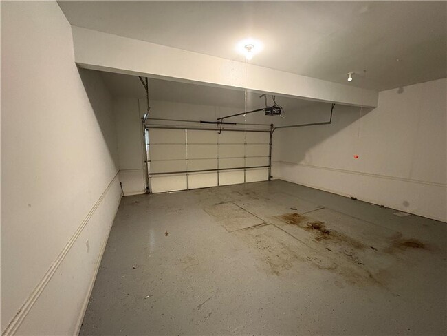 Building Photo - 10575 Aviary Dr