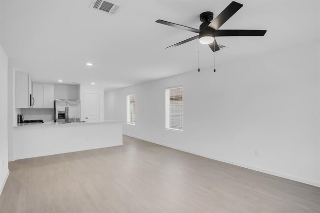 Building Photo - 220 Laura Leigh Ln