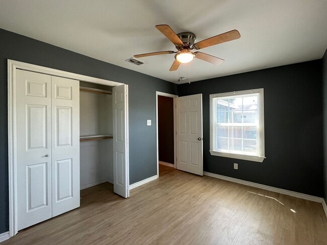 Building Photo - Ready for move in