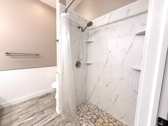 Building Photo - 15859 68th Ct N