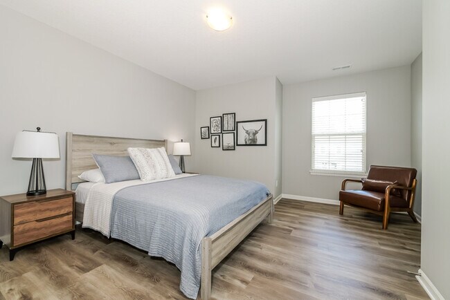 Building Photo - Fantastic 4bd/2.5ba home! Coming soon!