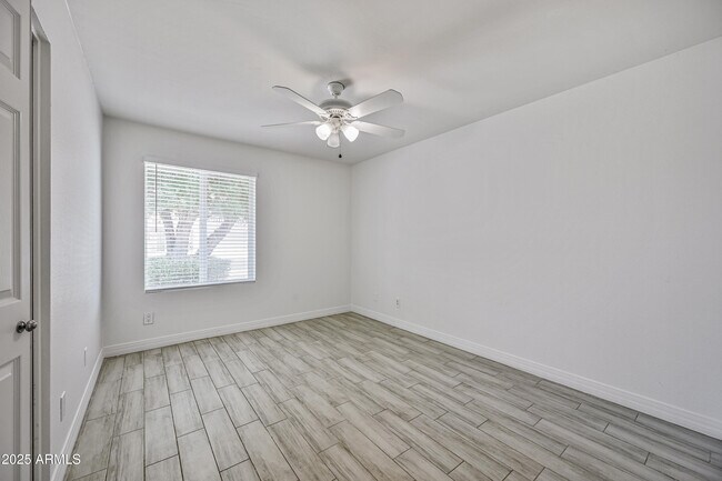 Building Photo - 6125 W Sierra St