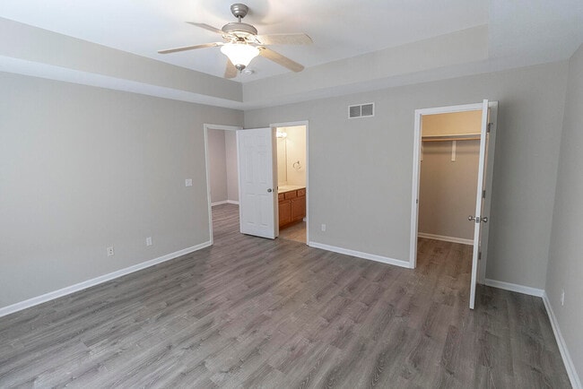 Building Photo - 1938 Center St