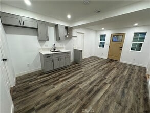 Building Photo - 2566 Broadway