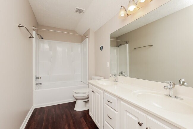 Building Photo - 693 Almondwood Pl