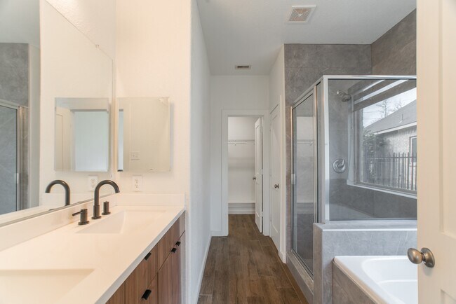 Building Photo - 102 E Lasting Spring Cir