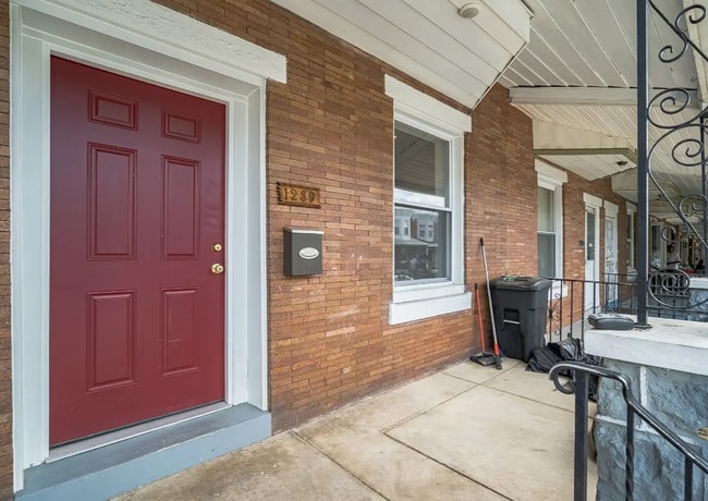 Building Photo - 1239 N Frazier St