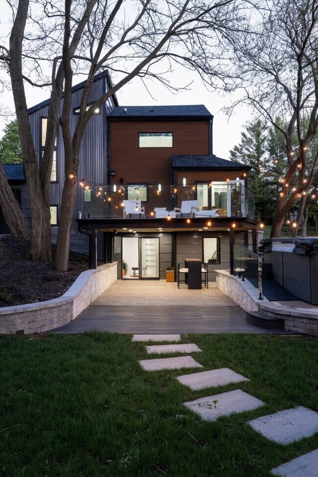 Building Photo - 4016 Eaton Dr