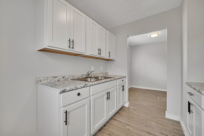 Building Photo - 30030 Vineyard Rd