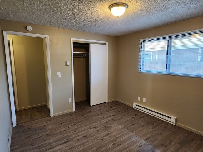 Building Photo - Cute 2 Bedroom 1 Bathroom Near Northtown Mall