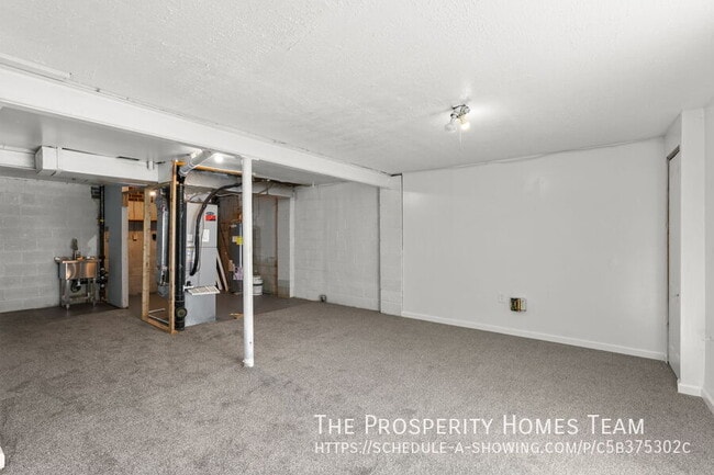 Building Photo - 8774 Tamar Dr