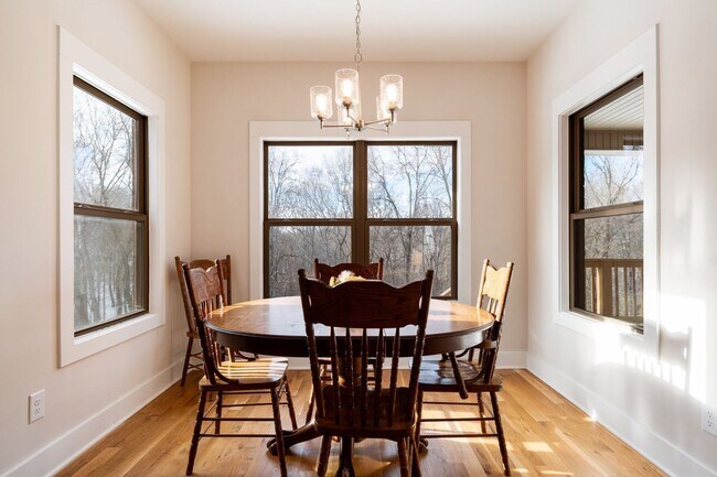 Building Photo - Stunner West of Nashville