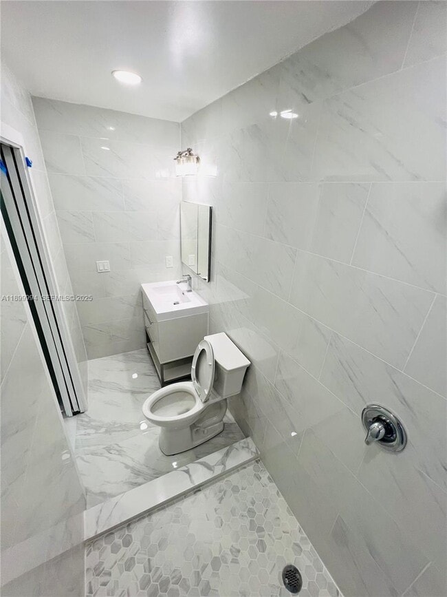 Building Photo - 10370 SW 174th Terrace