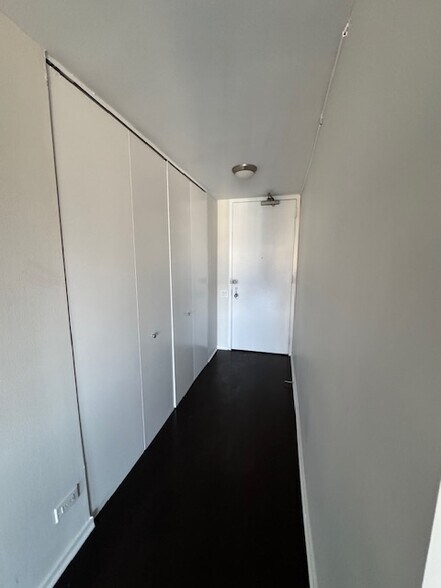 Building Photo - 30 E Huron St