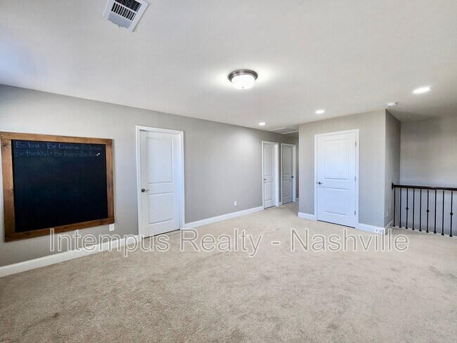 Building Photo - 1005 Maleventum Way