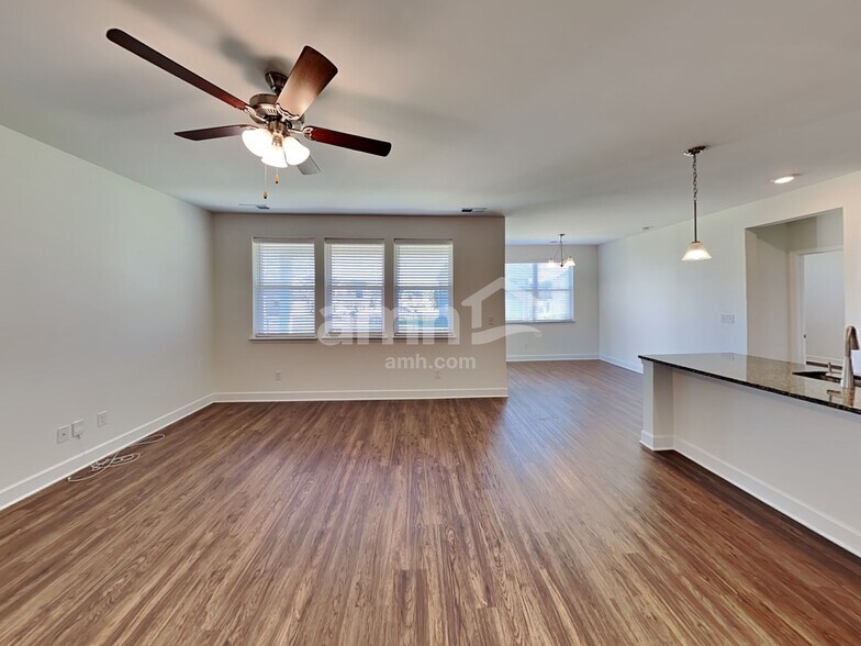 Building Photo - 4301 Spregan Way