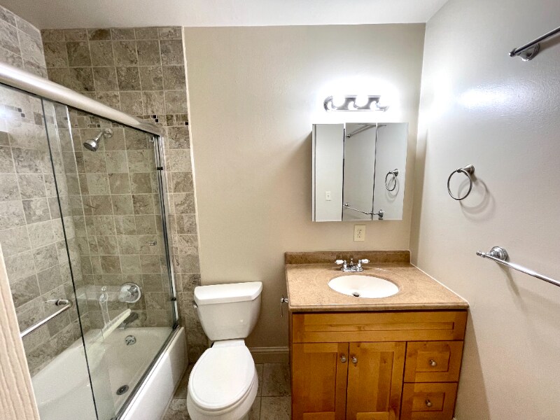 Building Photo - 1054 Dolores St