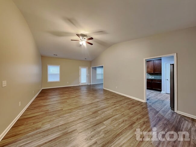 Building Photo - 246 Viking Ln