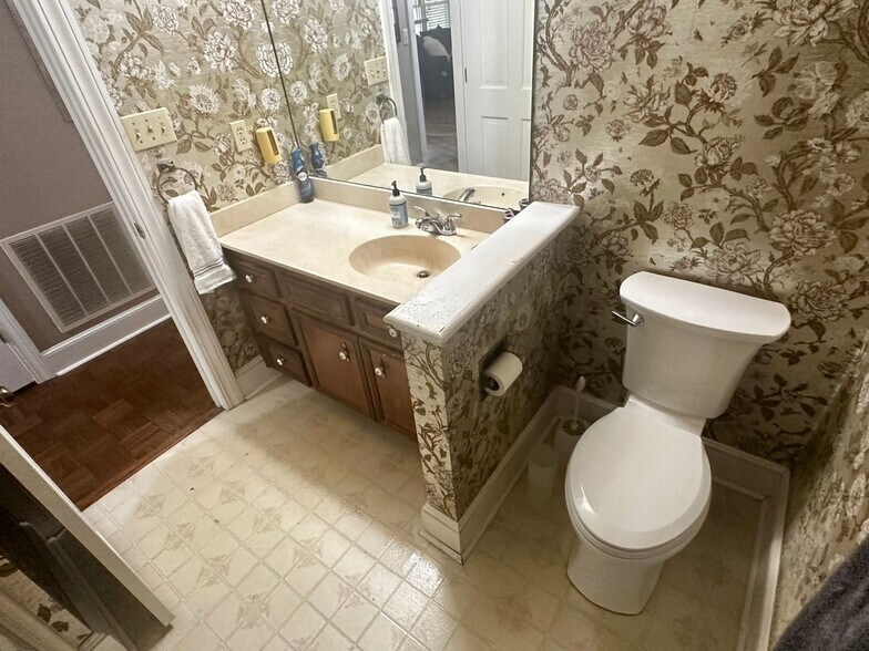 Building Photo - 4316 Brookwood Rd