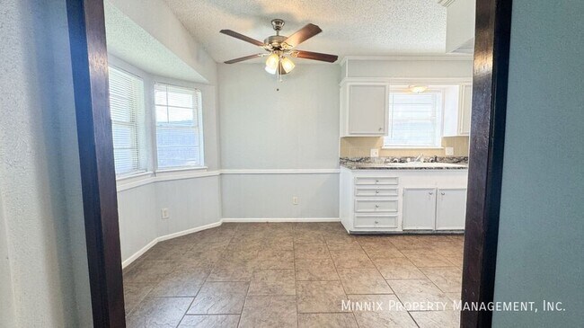 Building Photo - 5603 Amherst St