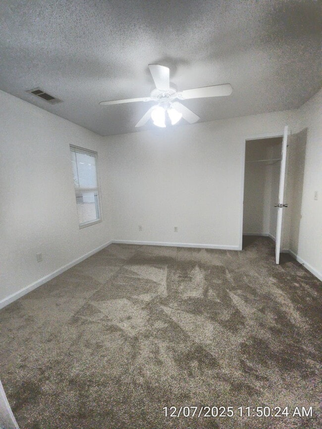 Building Photo - 323 Aubrey Ave