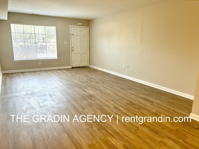 Building Photo - 1805 Grandin Rd SW