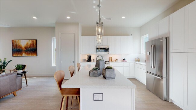 Building Photo - 5726 Rucio Ln