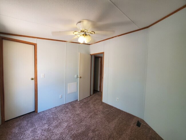 Building Photo - 25 S Kelly Ct