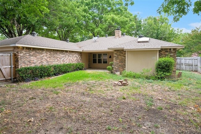 Building Photo - 5502 Coronado Dr