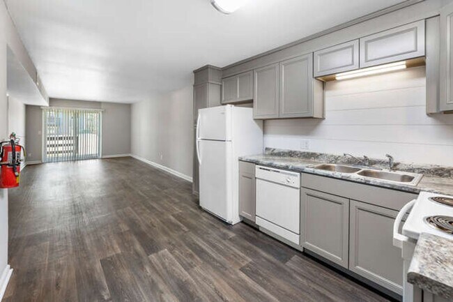 Interior Photo - Forsythe Flatts