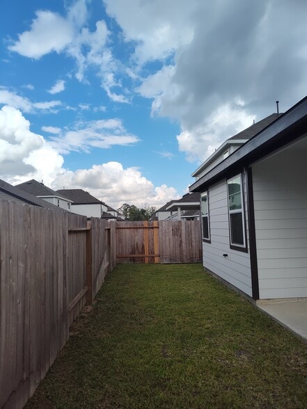Building Photo - 13225 Musky Dr